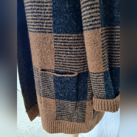 Brown and Black Oversized Cardigan Sweater - Picture 2 of 8